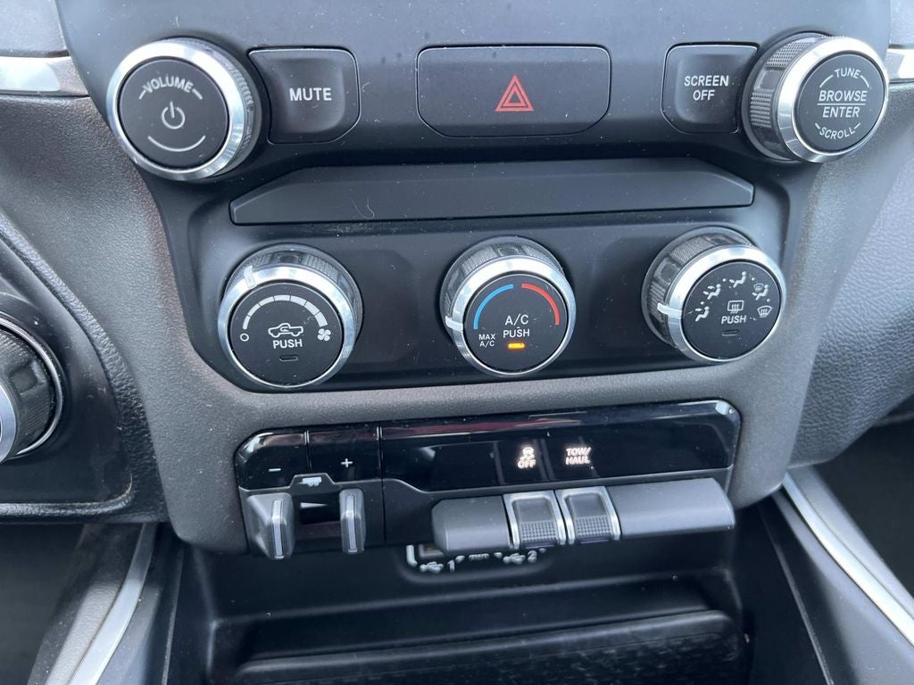 2021 RAM 1500 Big Horn Crew Cab 4x4 5'7" Box