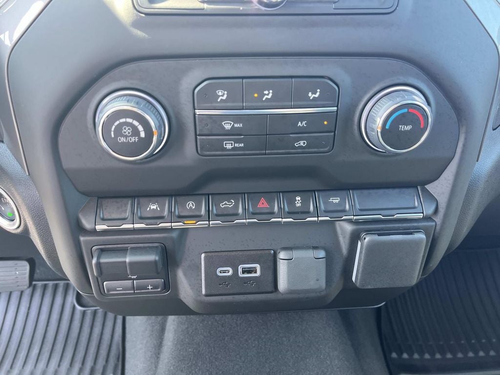 2025 Chevrolet Silverado 1500 Custom