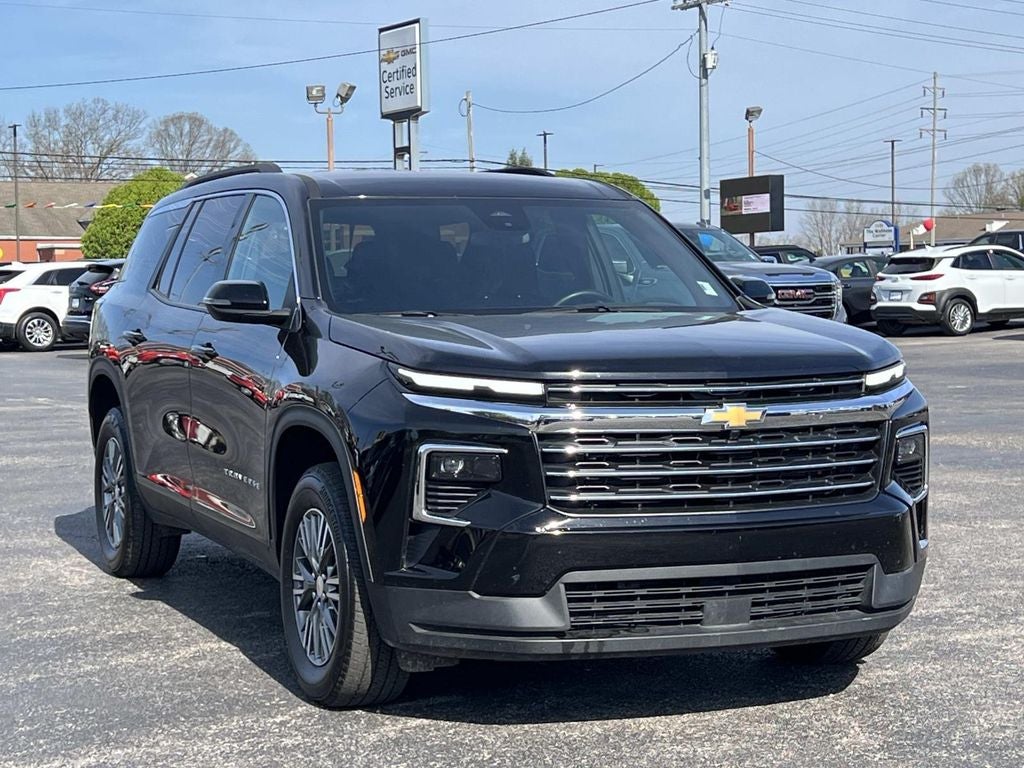 2025 Chevrolet Traverse LT