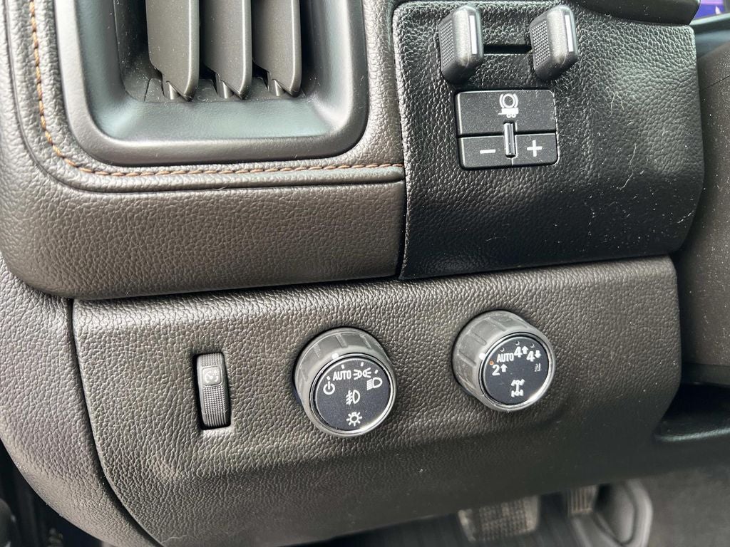 2022 GMC Canyon AT4 - Leather