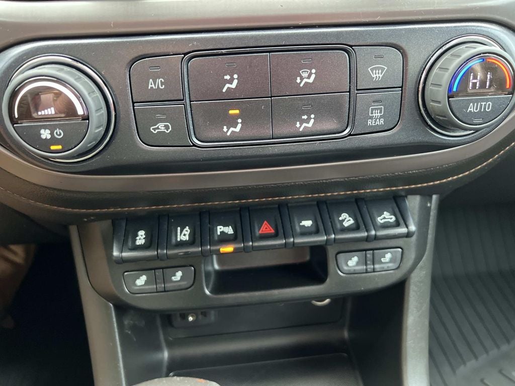 2022 GMC Canyon AT4 - Leather