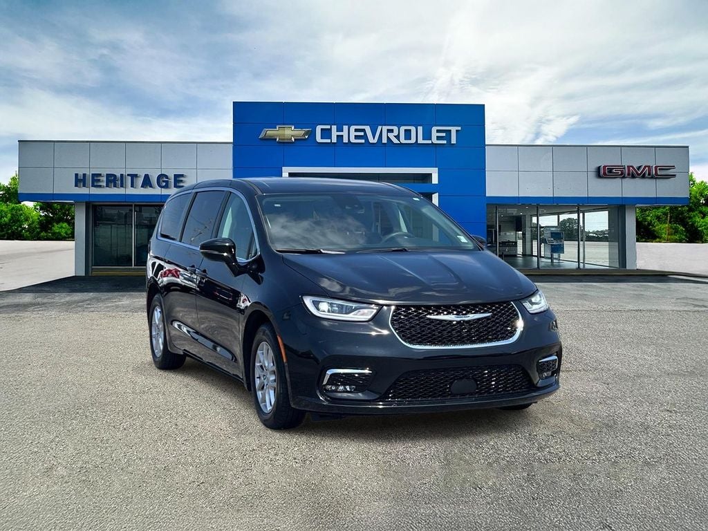 2024 Chrysler Pacifica Touring L's photo