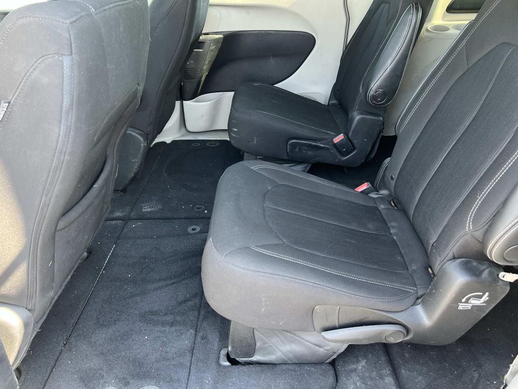 2021 Chrysler Voyager LX