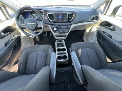 2021 Chrysler Voyager LX