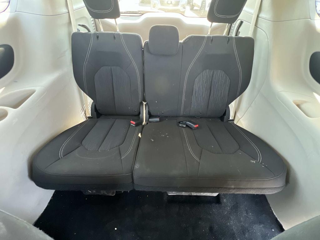 2021 Chrysler Voyager LX