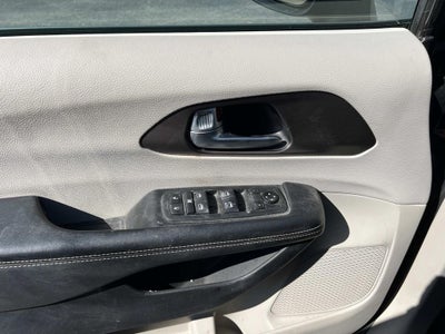 2021 Chrysler Voyager LX