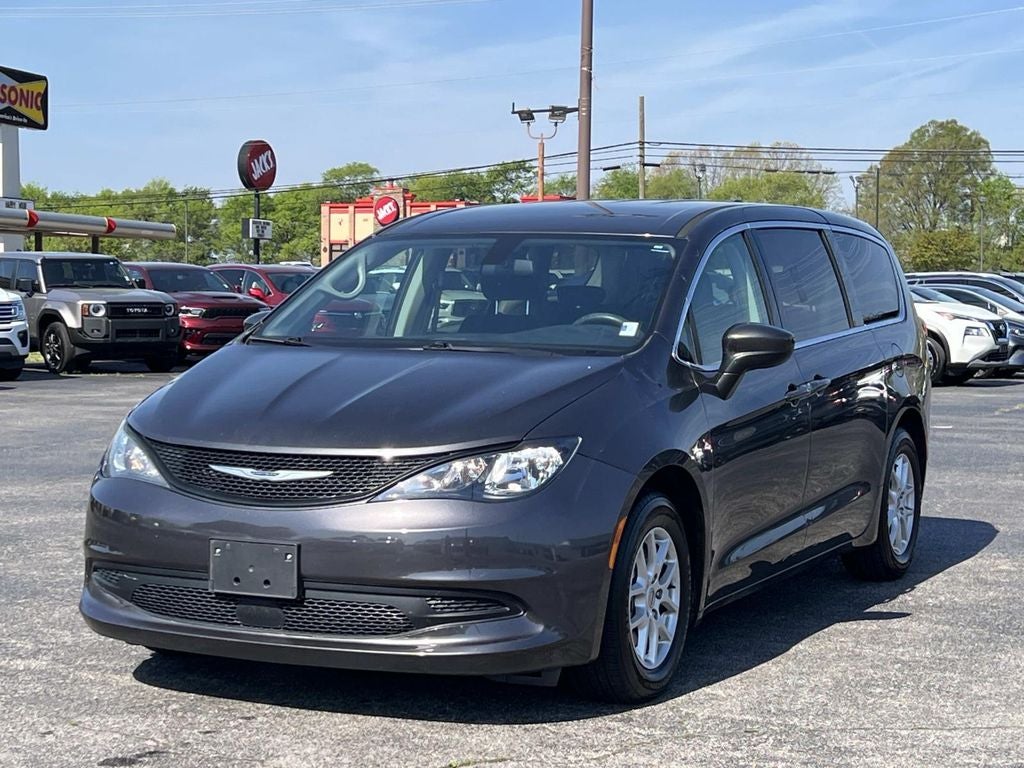 2021 Chrysler Voyager LX