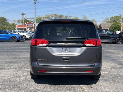 2021 Chrysler Voyager LX
