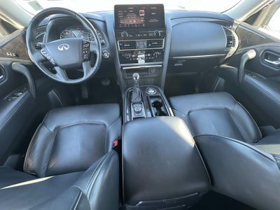 2024 INFINITI QX80 LUXE