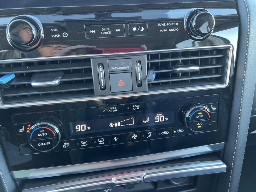 2024 INFINITI QX80 LUXE