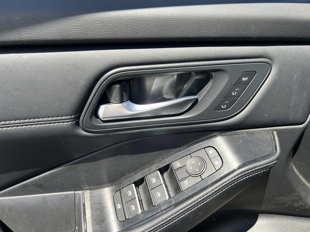 2025 Nissan Rogue SL FWD