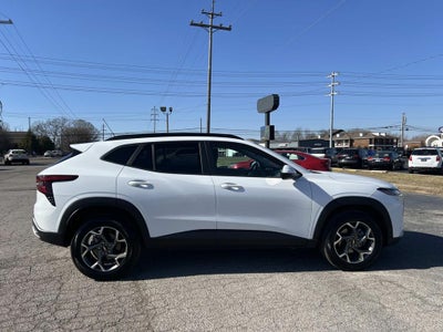 2025 Chevrolet Trax LT