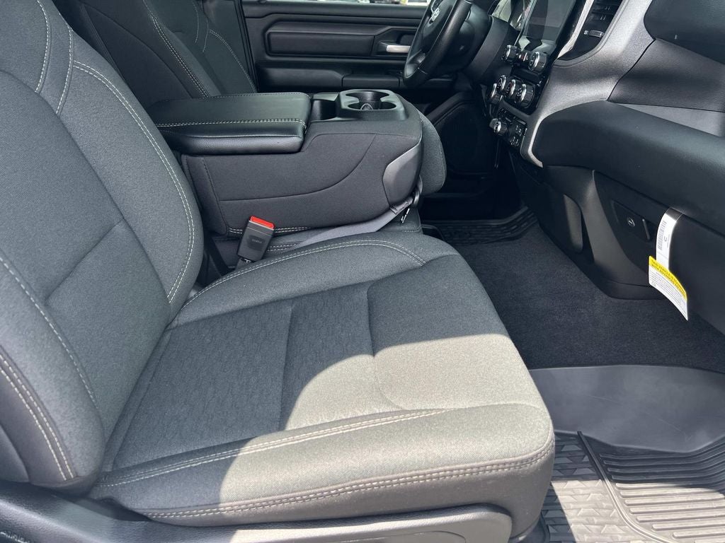 2025 RAM 1500 Tradesman Quad Cab 4x2 6'4" Box