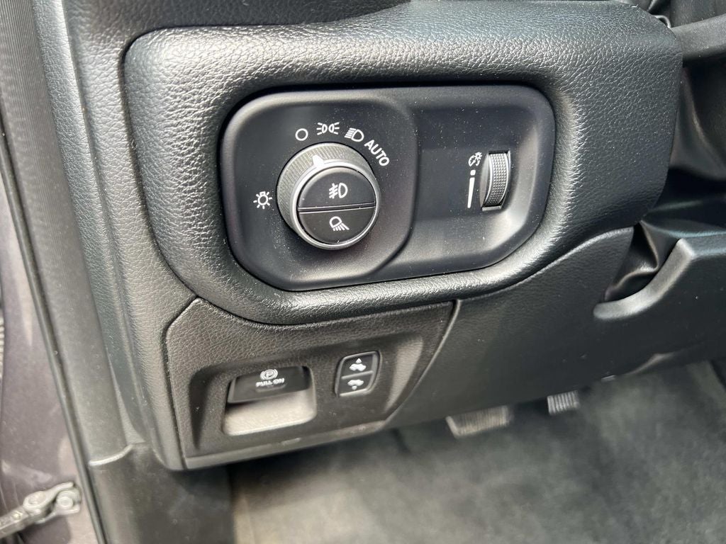 2022 RAM 1500 Lone Star Crew Cab 4x4 5'7" Box
