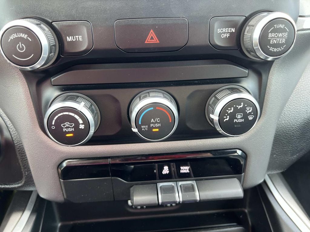 2022 RAM 1500 Lone Star Crew Cab 4x4 5'7" Box