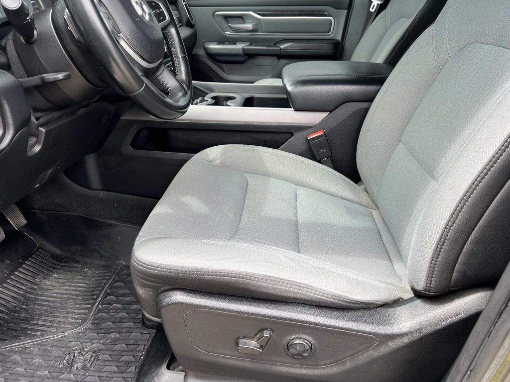 2021 RAM 1500 Big Horn Crew Cab 4x4 5'7" Box
