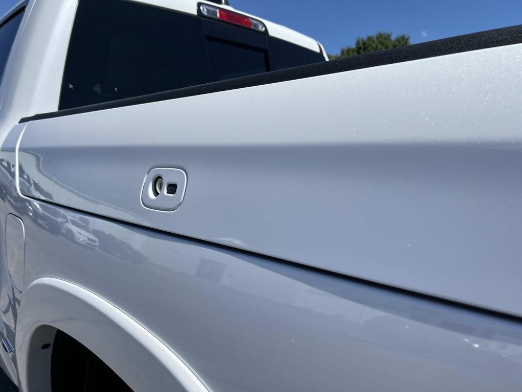 2019 RAM 1500 Limited Crew Cab 4x4 5'7" Box