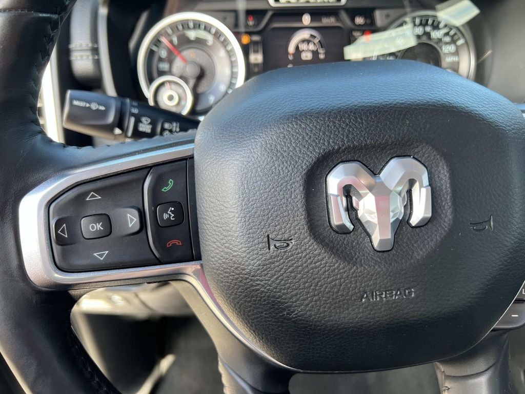 2020 RAM 1500 Laramie Crew Cab 4x4 5'7" Box