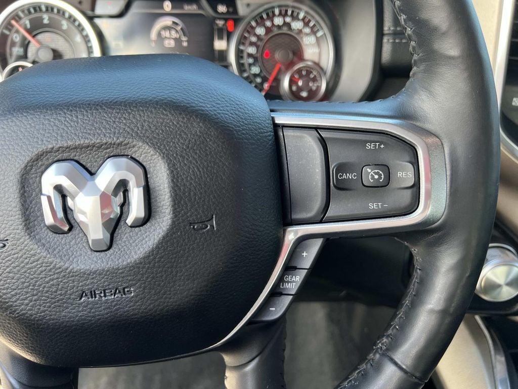 2020 RAM 1500 Laramie Crew Cab 4x4 5'7" Box