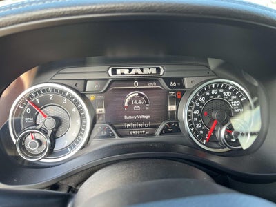 2020 RAM 1500 Laramie Crew Cab 4x4 5'7" Box