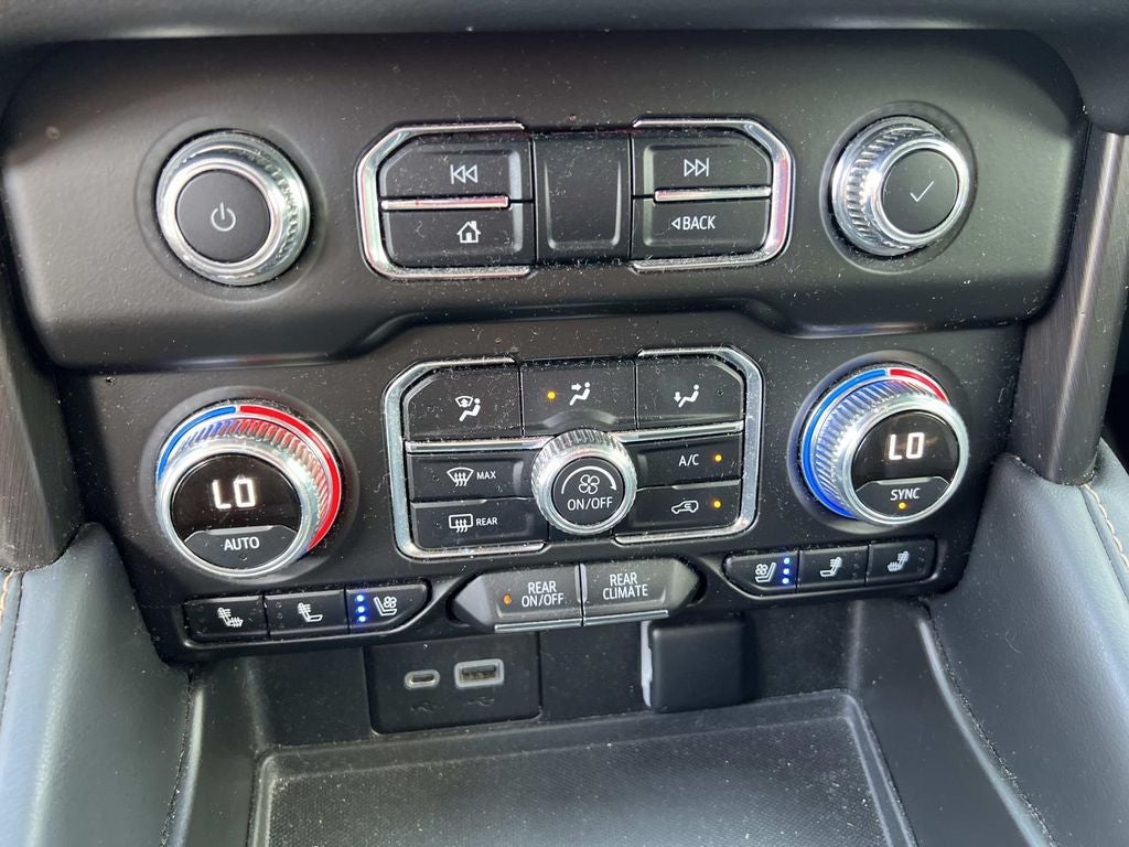 2023 GMC Yukon XL AT4
