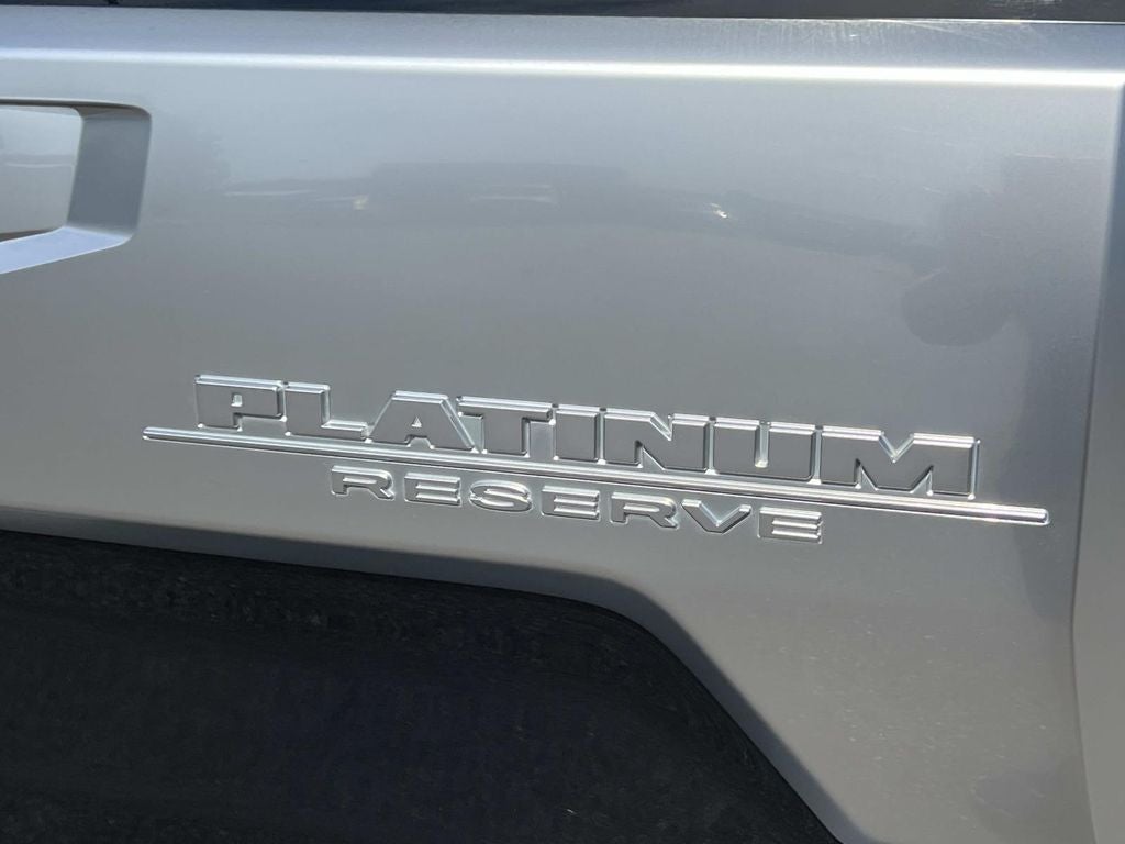 2023 Nissan TITAN Crew Cab Platinum Reserve 4x4