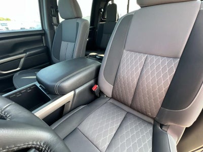 2024 Nissan TITAN Crew Cab SV 4x2