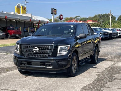2024 Nissan TITAN Crew Cab SV 4x2