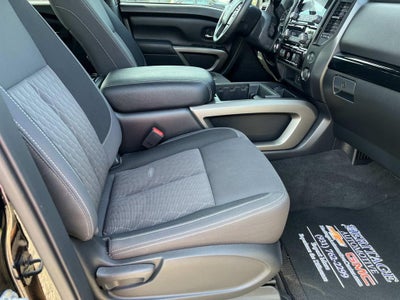 2024 Nissan TITAN Crew Cab SV 4x2