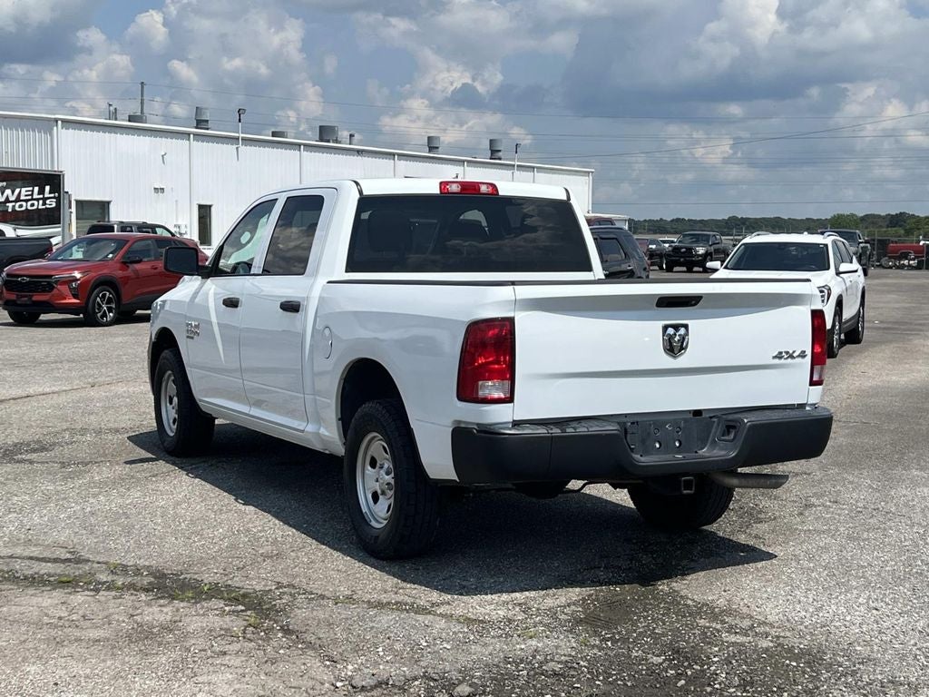 2022 RAM 1500 Classic Tradesman Crew Cab 4x4 5'7" Box