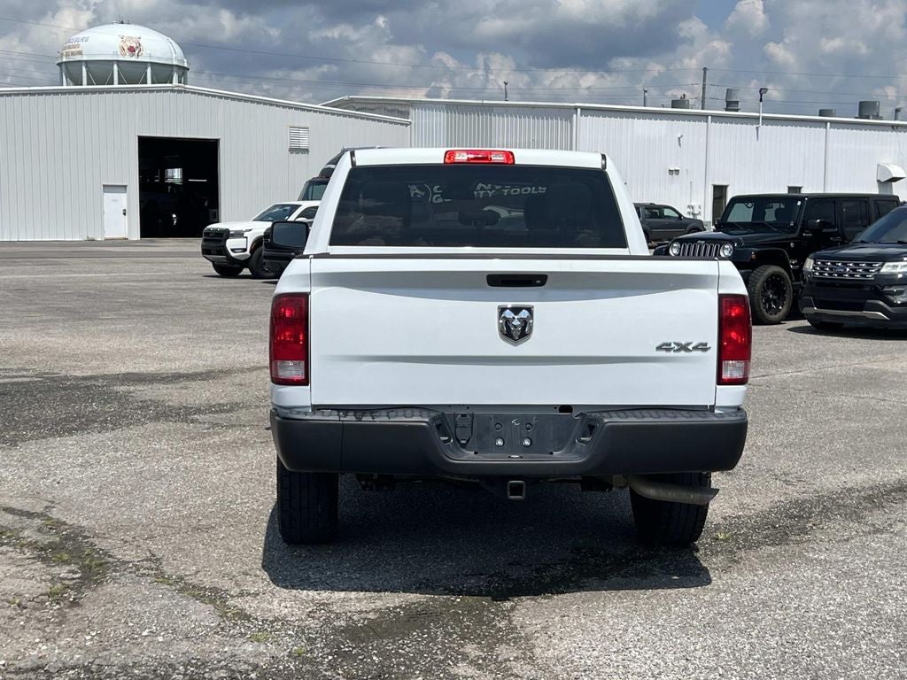 2022 RAM 1500 Classic Tradesman Crew Cab 4x4 5'7" Box