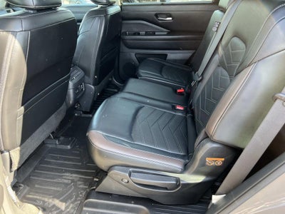 2023 Nissan Pathfinder Platinum 4WD