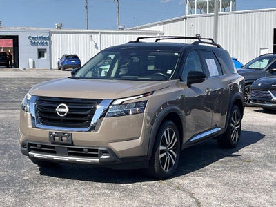 2023 Nissan Pathfinder Platinum 4WD