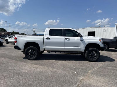 2017 Toyota Tundra SR5 5.7L V8
