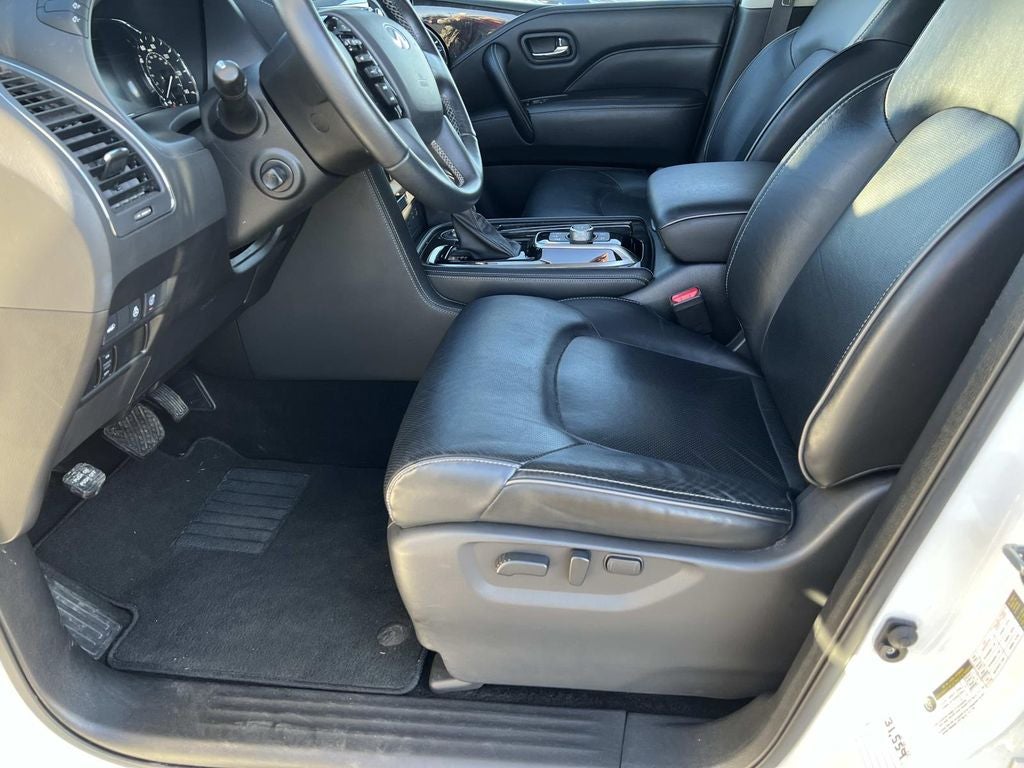 2024 INFINITI QX80 LUXE