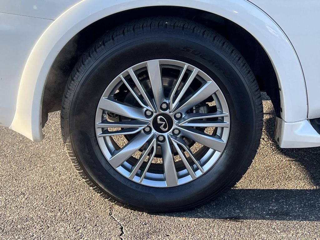 2024 INFINITI QX80 LUXE