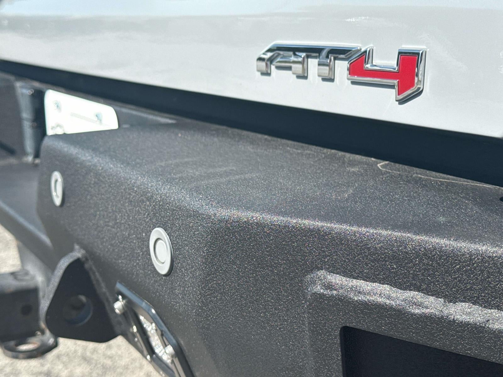 2024 GMC Sierra AT4