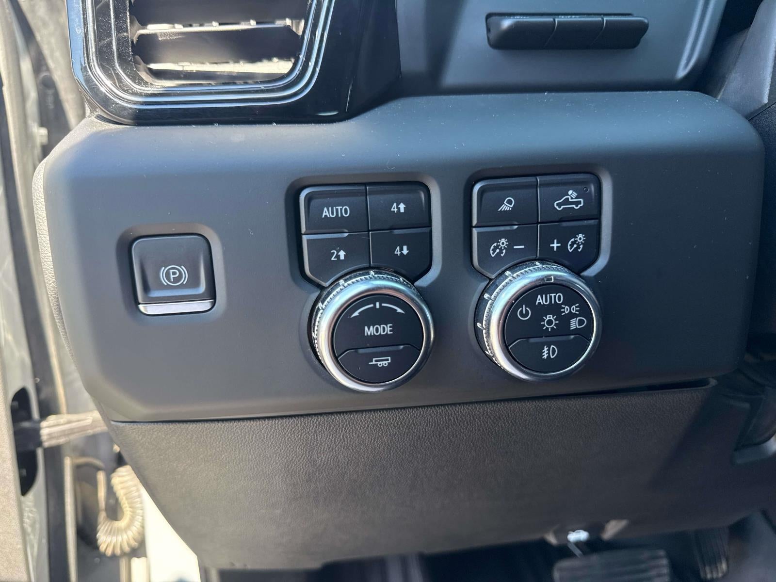 2024 GMC Sierra AT4