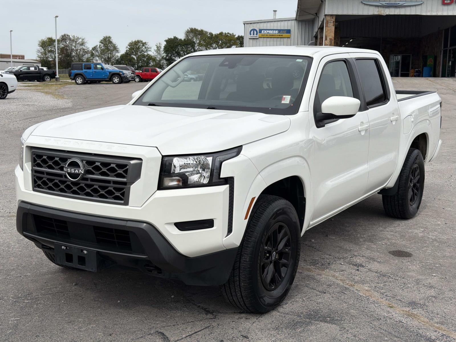 2024 Nissan Frontier SV