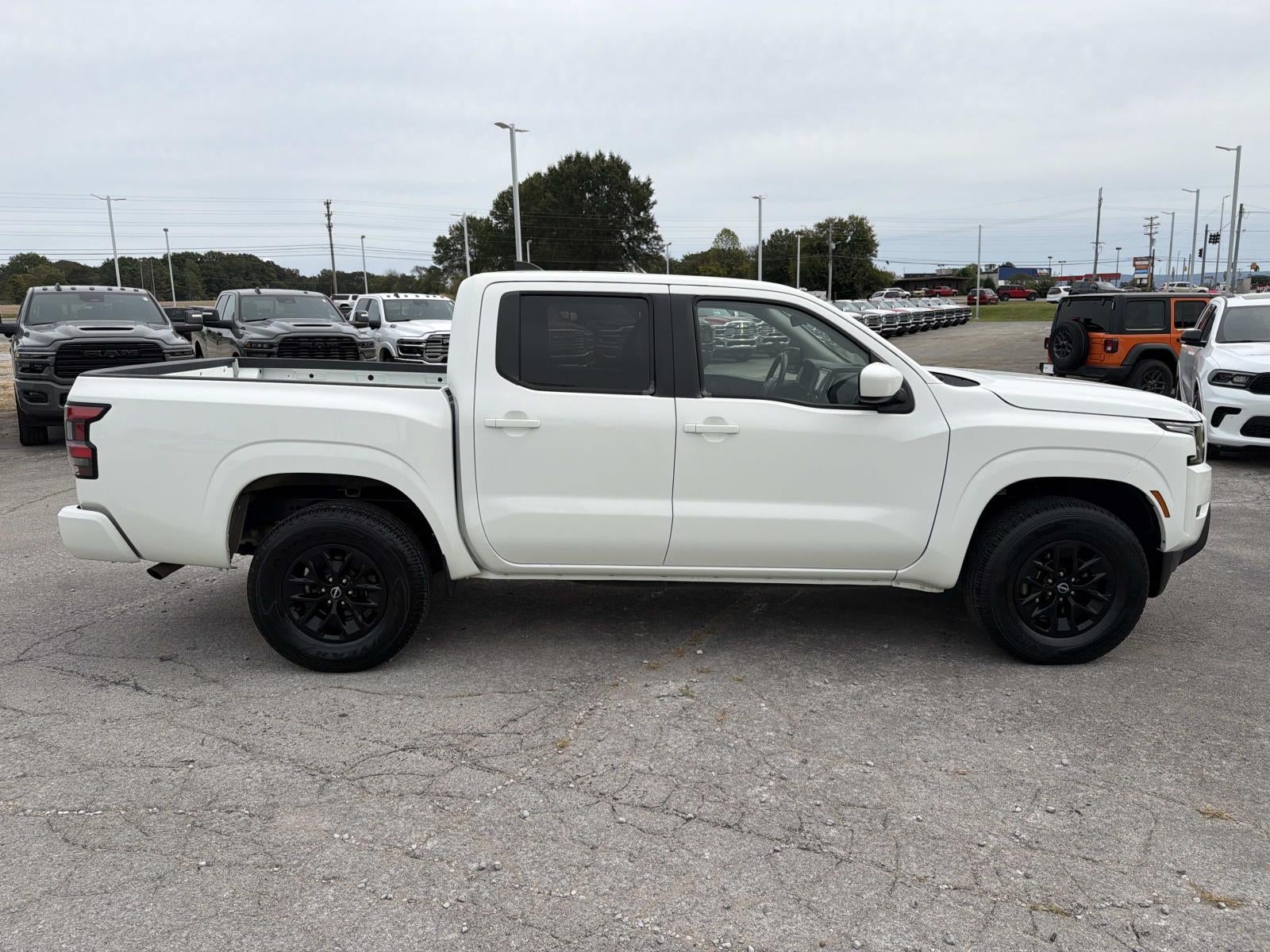 2024 Nissan Frontier SV