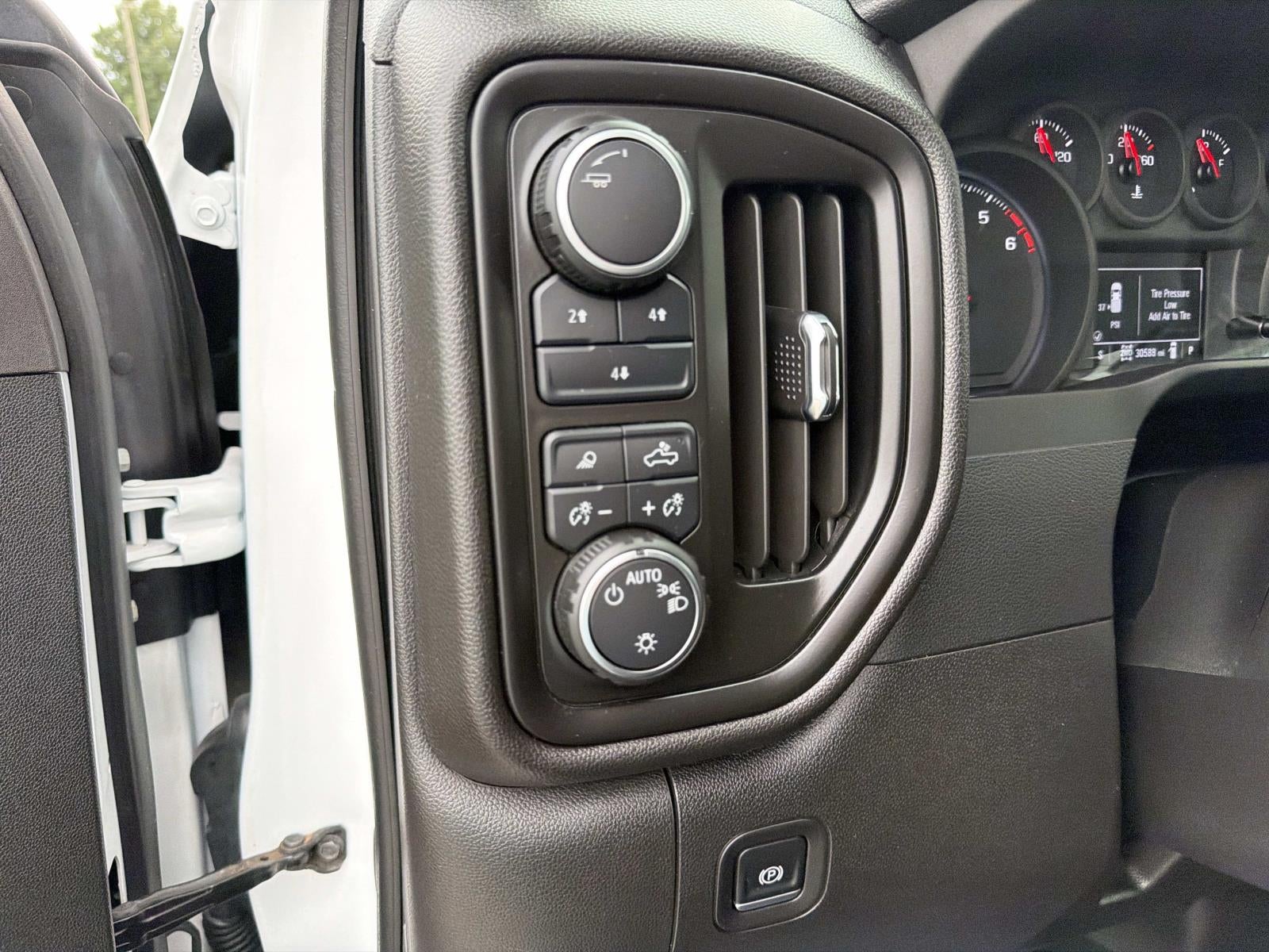 2025 Chevrolet Silverado Custom