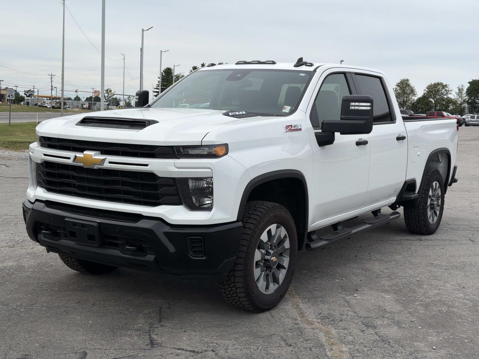 2025 Chevrolet Silverado Custom