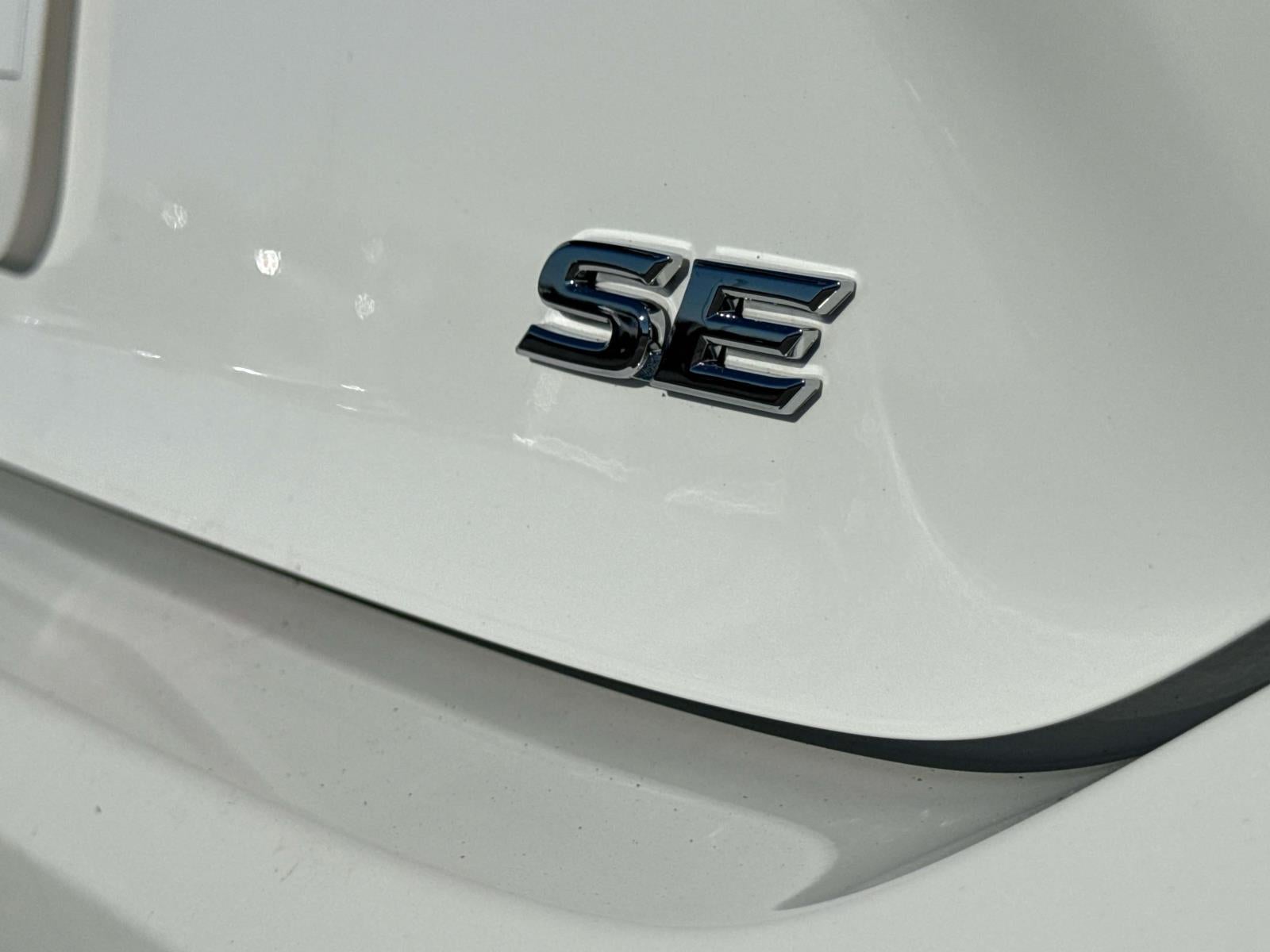 2026 Toyota Camry Hybrid SE