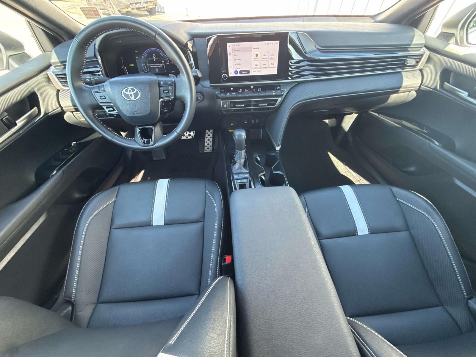2026 Toyota Camry Hybrid SE