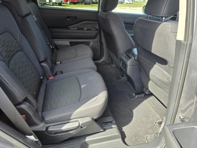 2025 Nissan Pathfinder S
