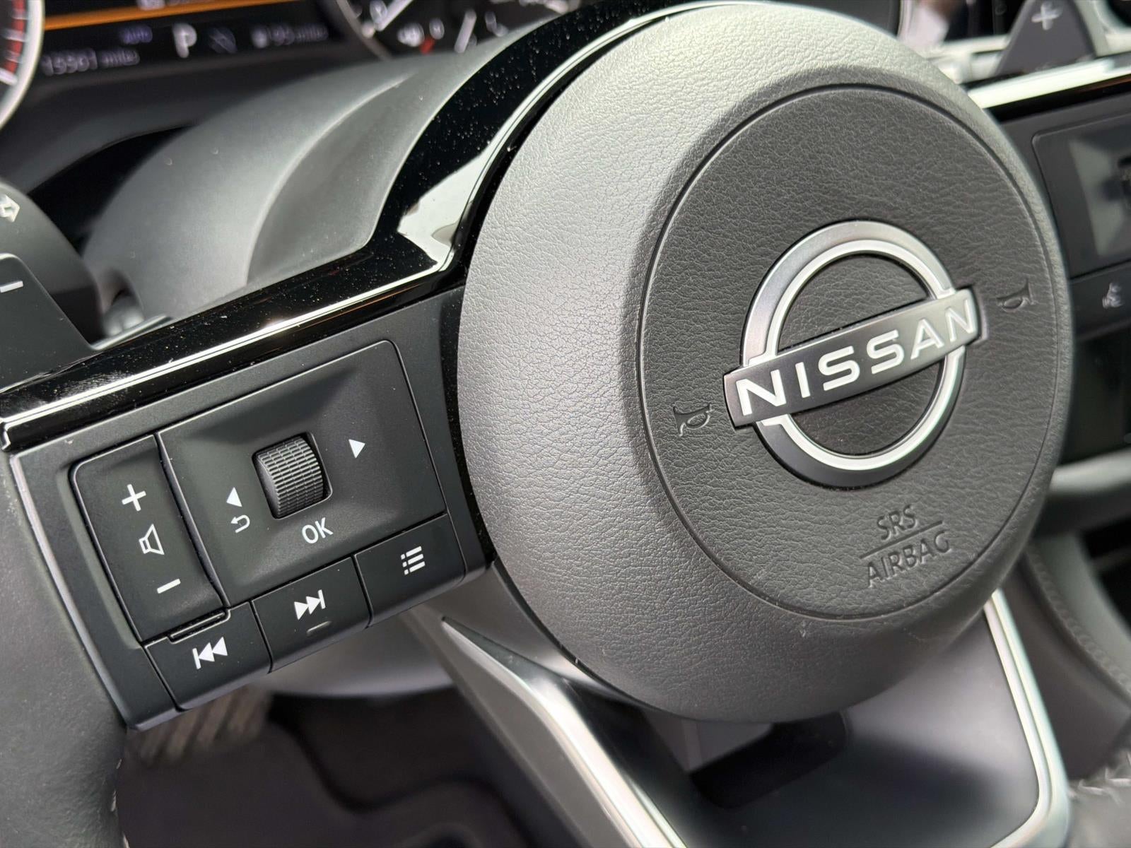 2025 Nissan Pathfinder SL