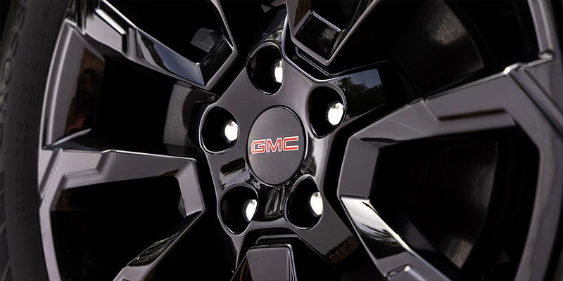 Close up on 2025 GMC Terrain wheel
